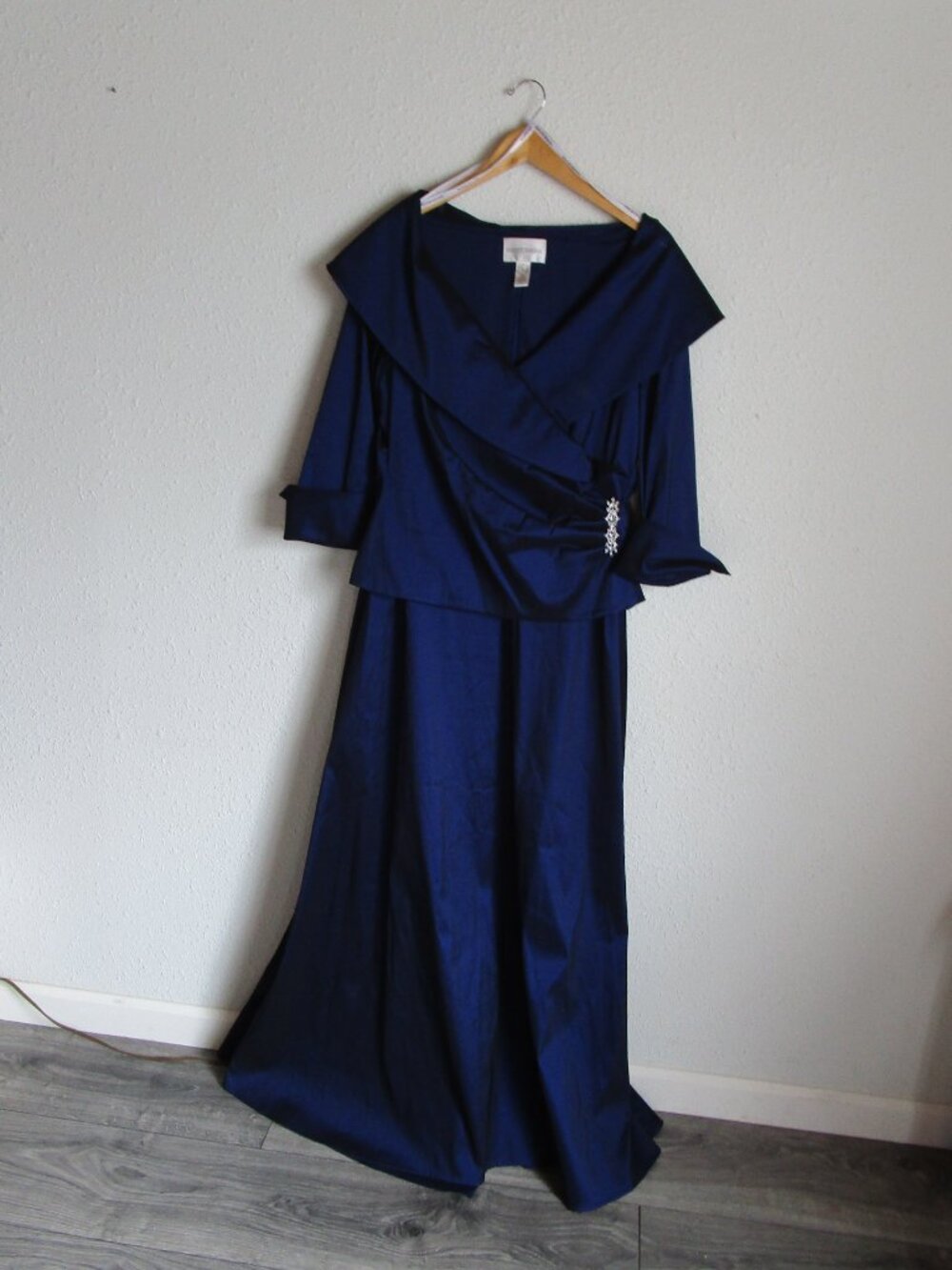 Sapphire Taffeta maxi dress 16W. Rhinestone sash. Mother of the Br/Gr NWT